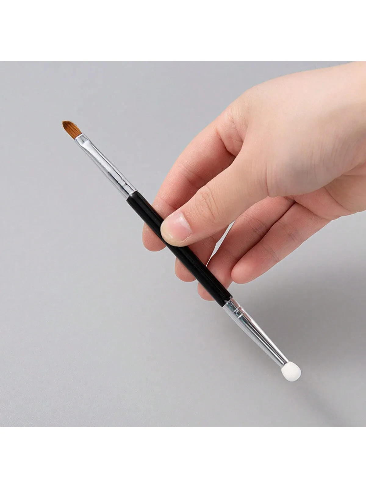 2pcs Concealer Brush Sponge Double Head Spot Brush Black Eye Eyeliner Tear Furrow Brush Makeup Brush Convenient For Beginners